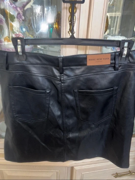 Marc New York Black Faux Leather Skirt with Button Waist - Picture 7 of 10